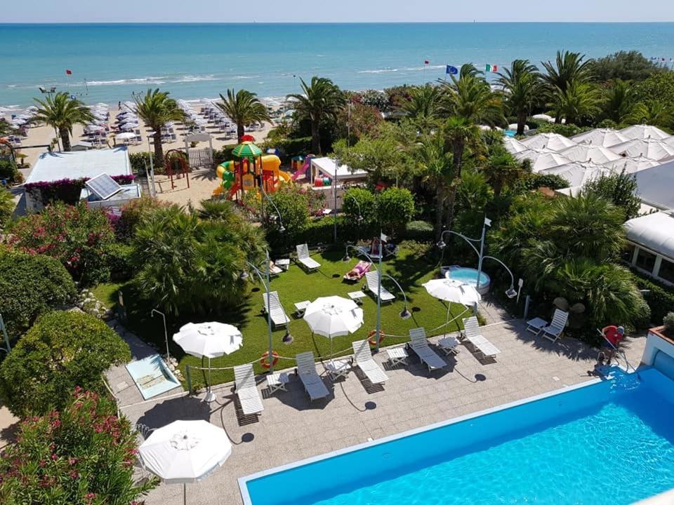 Hotel Parco Delle Rose Silvi Marina Exteriör bild