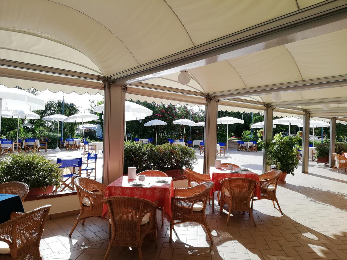 Hotel Parco Delle Rose Silvi Marina Exteriör bild